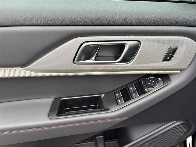 New 2026 Ford Explorer Active w/ Active Comfort Package AWD/4WD image 13