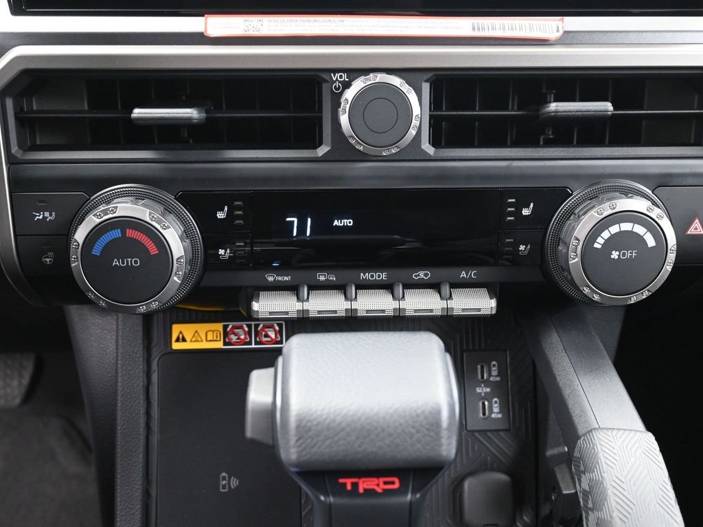Certified 2025 Toyota 4Runner TRD Off-Road Premium image 26