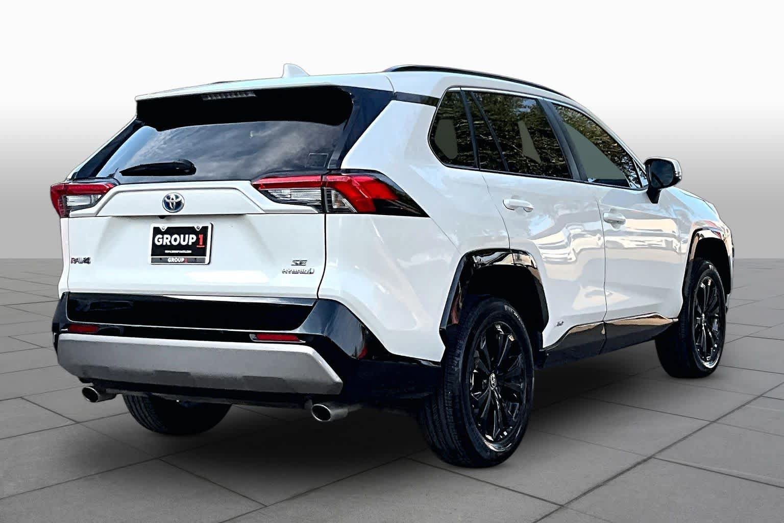 Used 2022 Toyota RAV4 SE AWD/4WD image 13