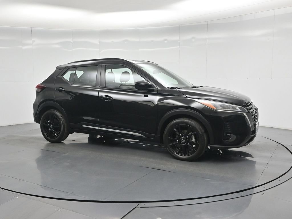 Used 2023 Nissan Kicks SR w/ SR Premium Package image 24