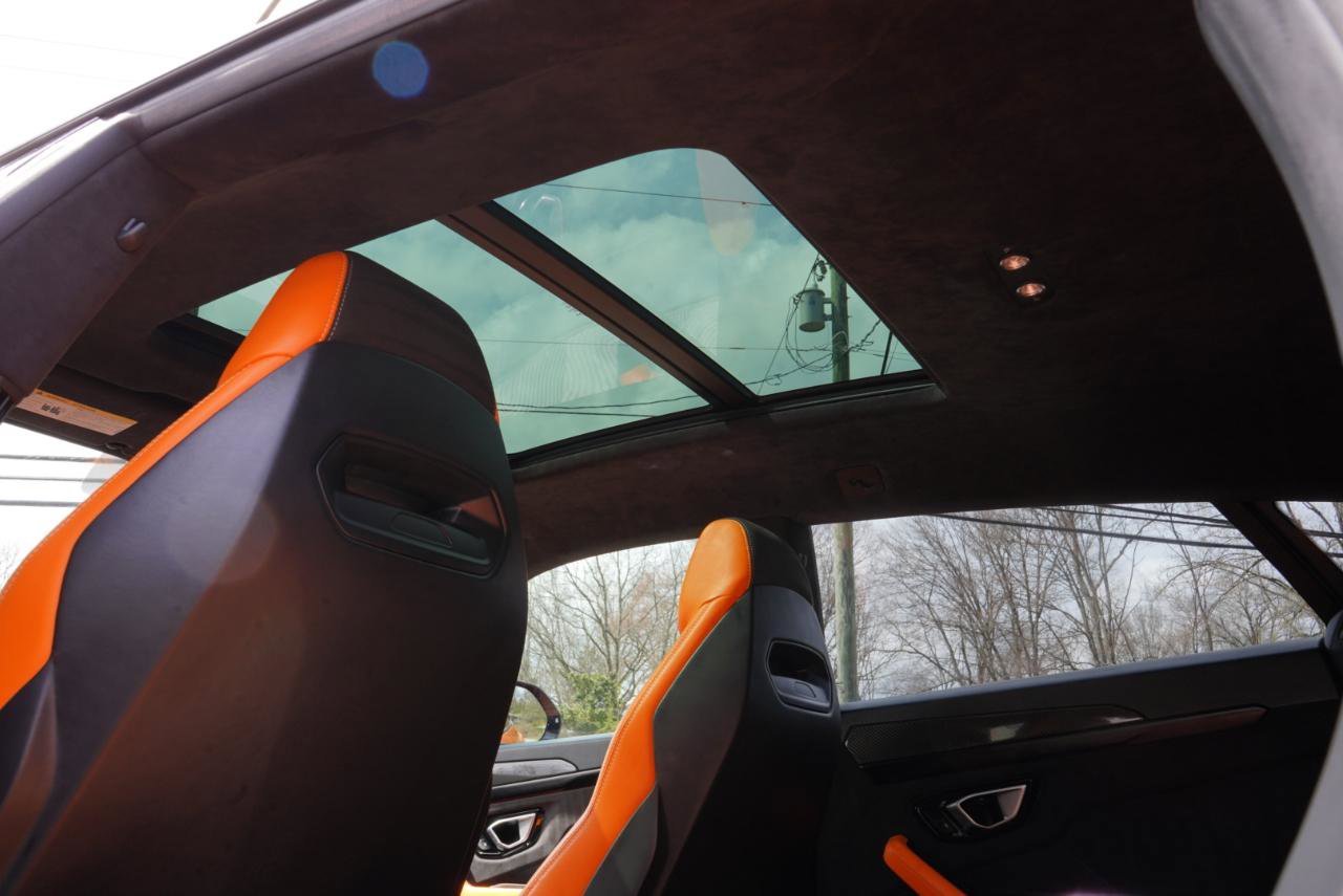 Used 2022 Lamborghini Urus AWD/4WD image 54