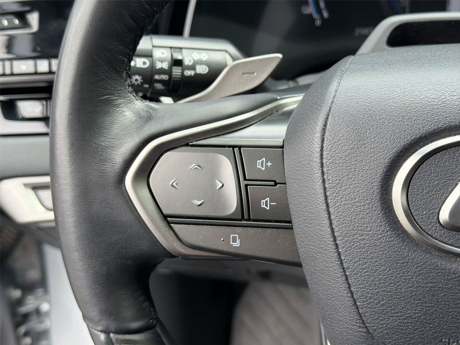 Used 2024 Lexus RX 450h AWD w/ Convenience Package image 34