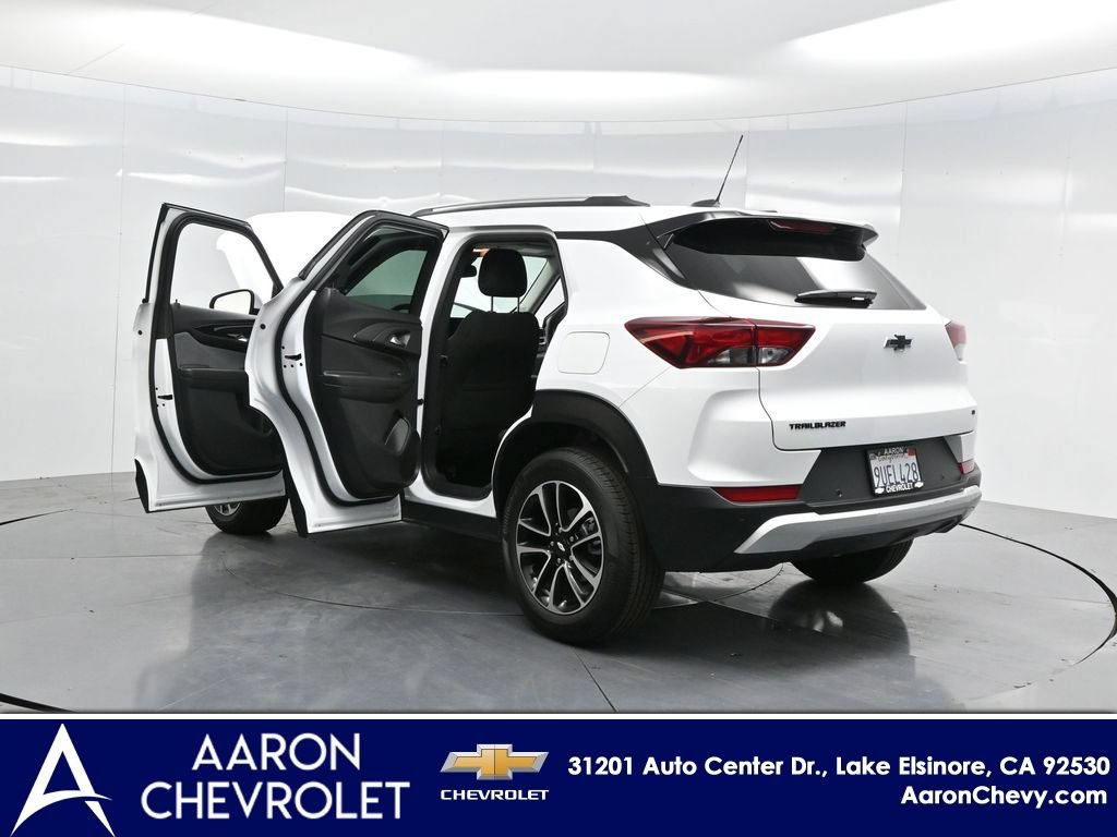 New 2025 Chevrolet TrailBlazer LT w/ Convenience Package FWD image 47