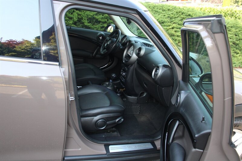 Used 2011 MINI Cooper Countryman FWD image 13