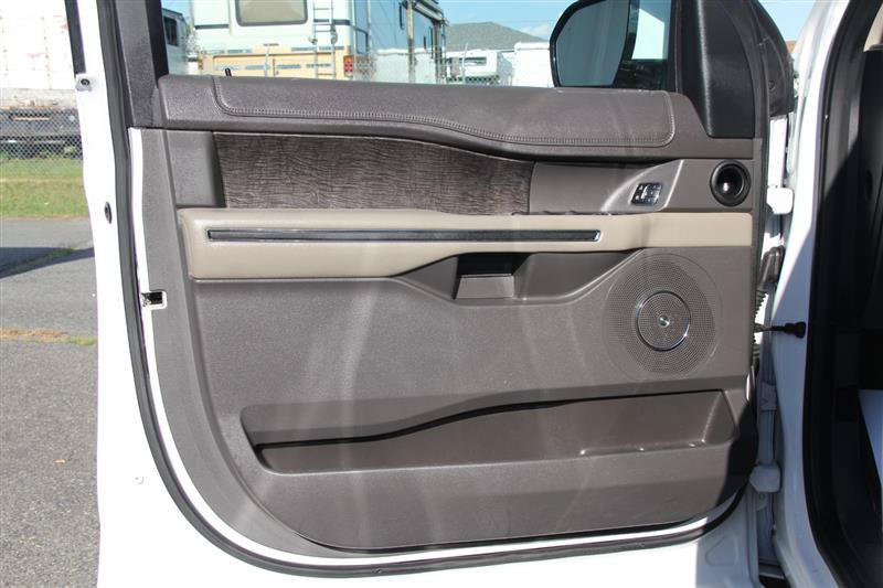 Used 2020 Ford Expedition Limited AWD/4WD image 16