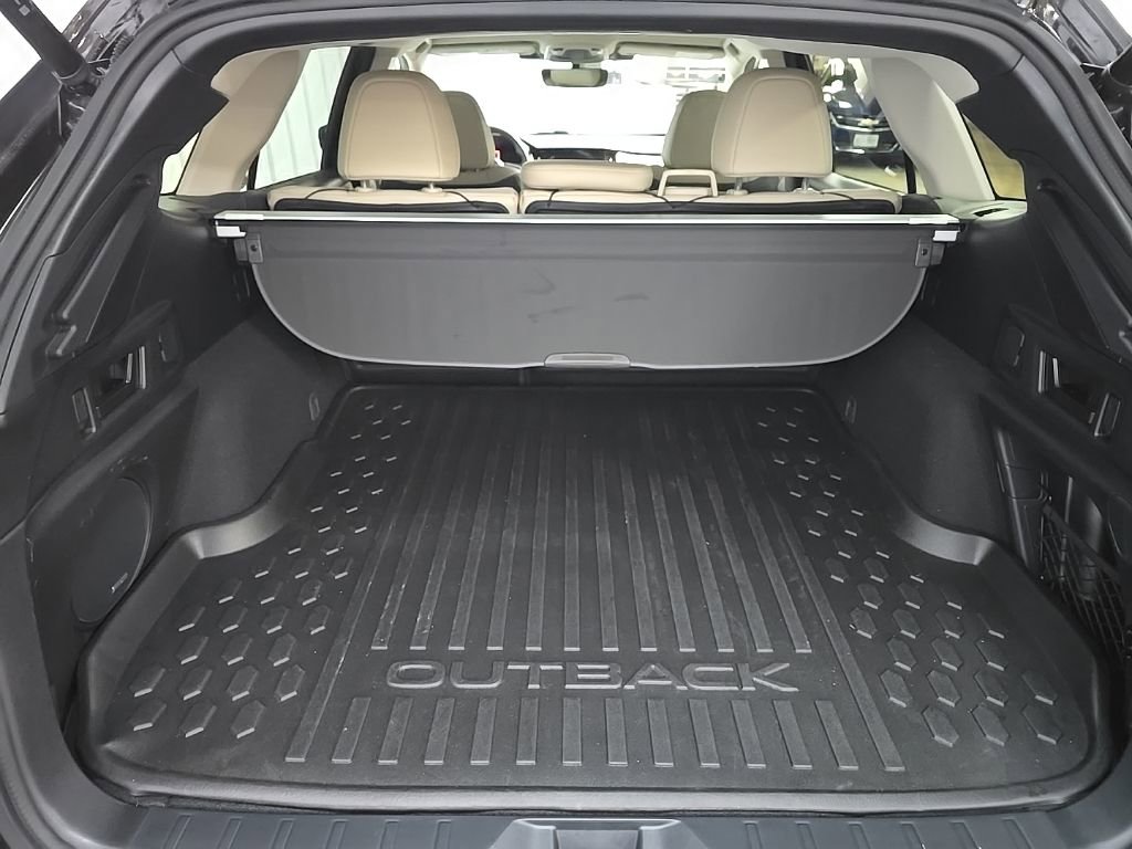 Used 2023 Subaru Outback Limited image 11