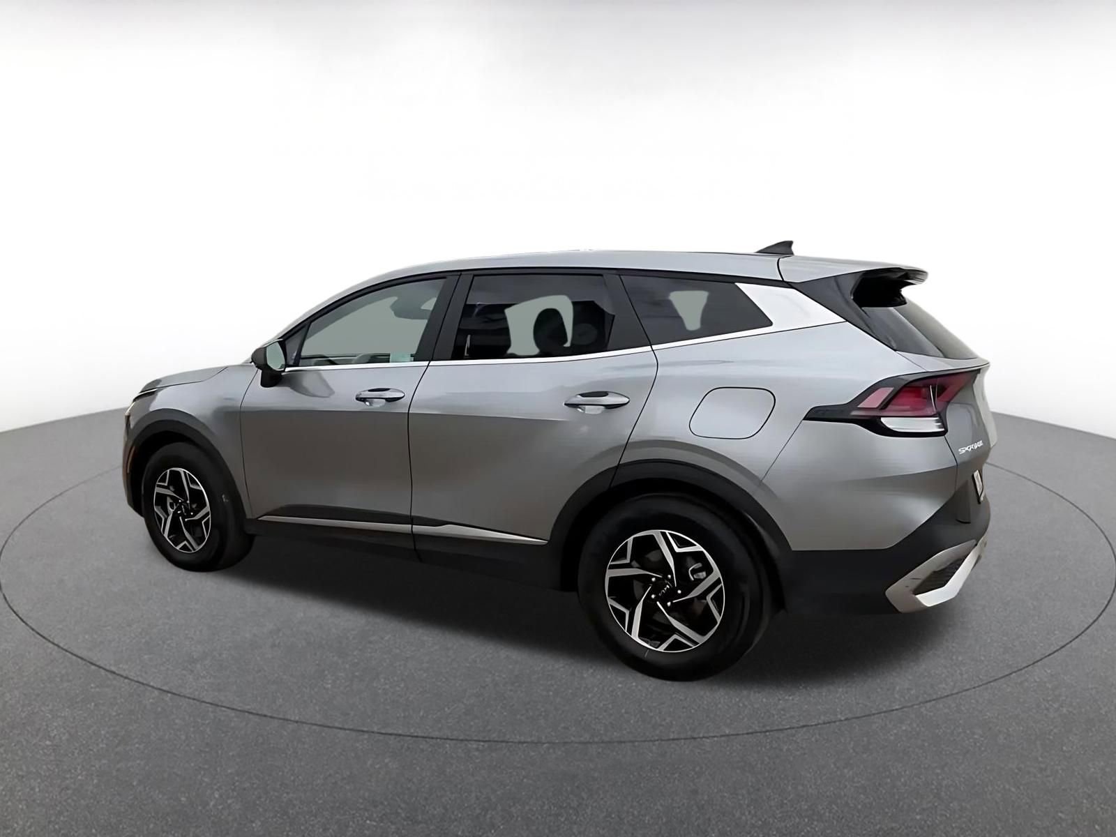 Used 2025 Kia Sportage LX FWD image 10