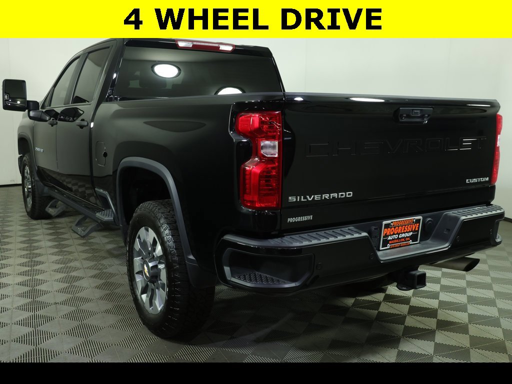 Used 2024 Chevrolet Silverado 2500 Custom w/ Custom Value Package image 5