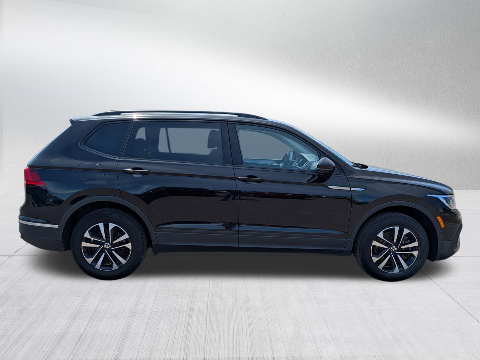 Used 2024 Volkswagen Tiguan S AWD/4WD image 8