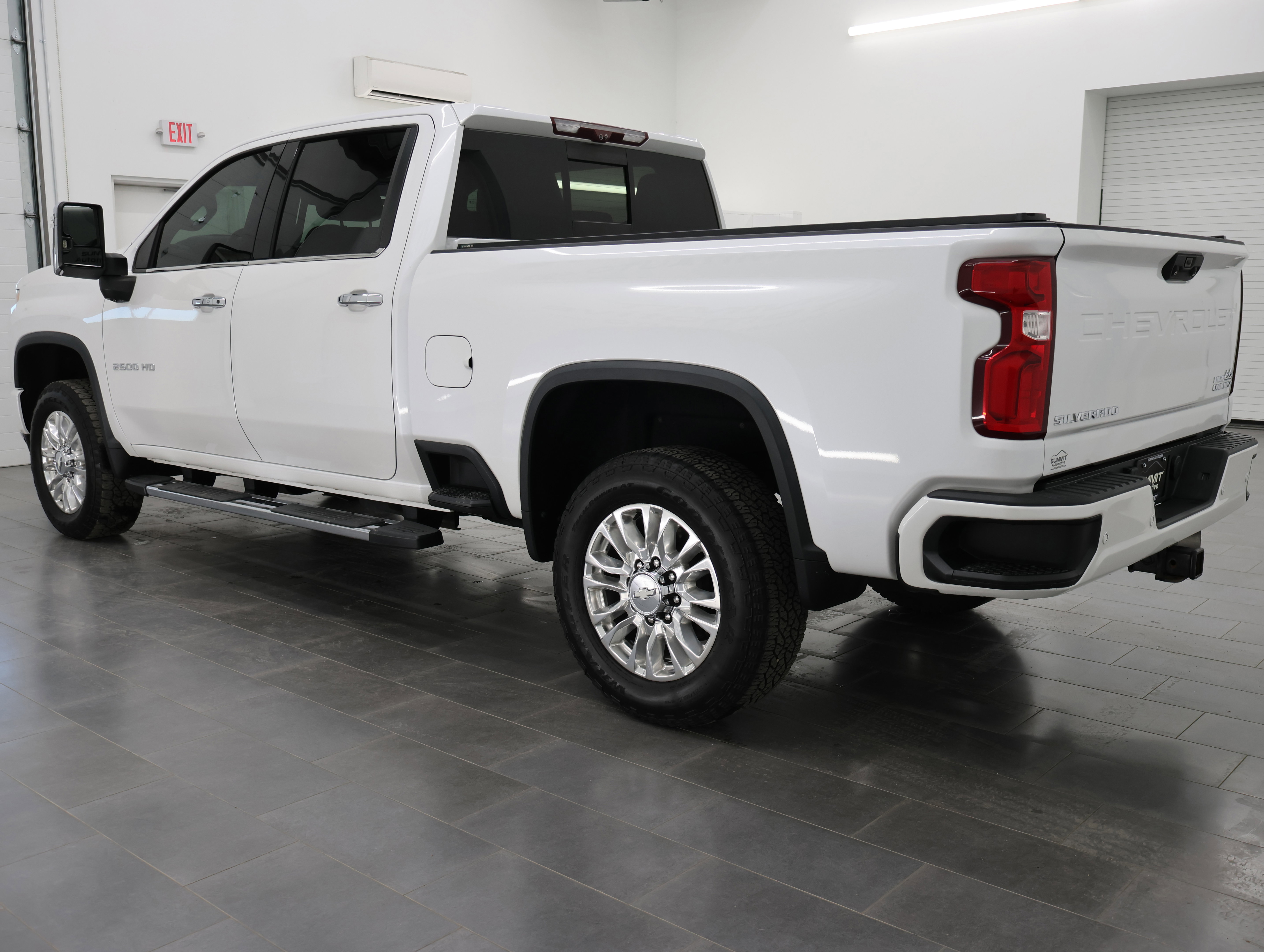 Used 2021 Chevrolet Silverado 2500 High Country w/ Z71 Off-Road Package AWD/4WD image 6