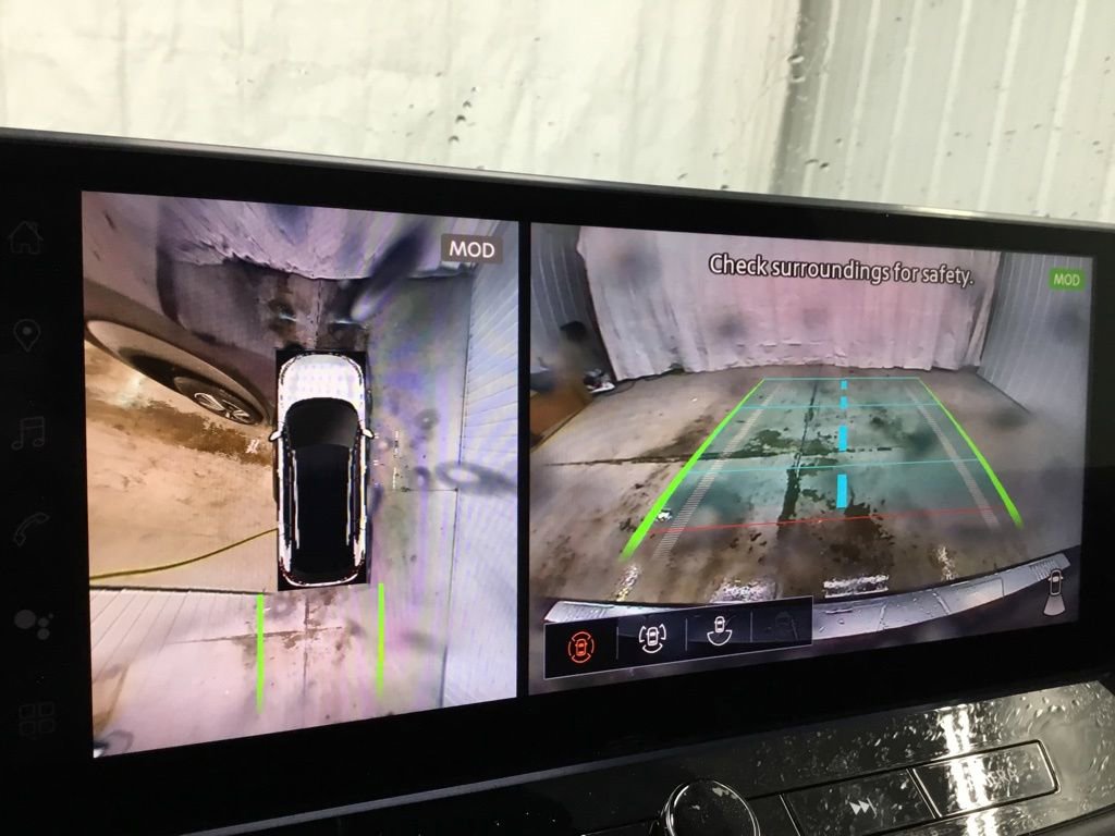 Used 2024 Nissan Rogue SL w/ SL Premium Package image 11