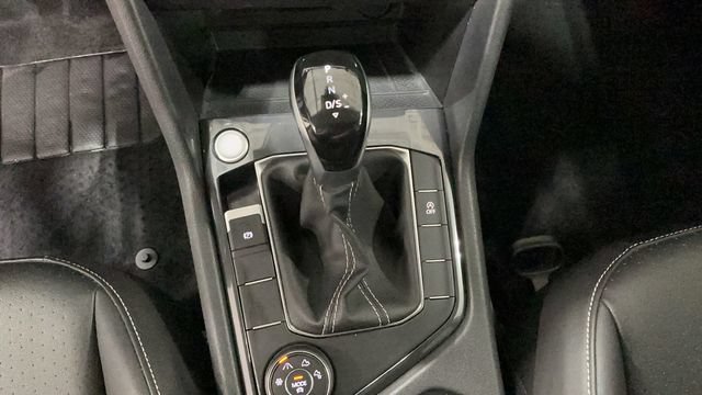 Certified 2024 Volkswagen Tiguan SE AWD/4WD image 17