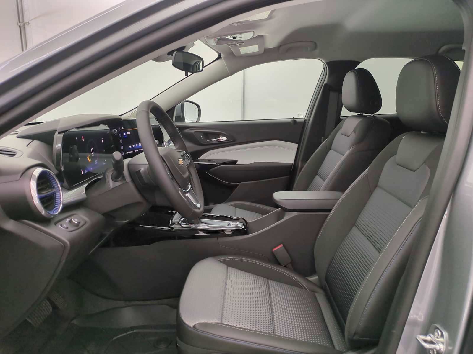 New 2026 Chevrolet Trax LT w/ Driver Confidence Package image 15