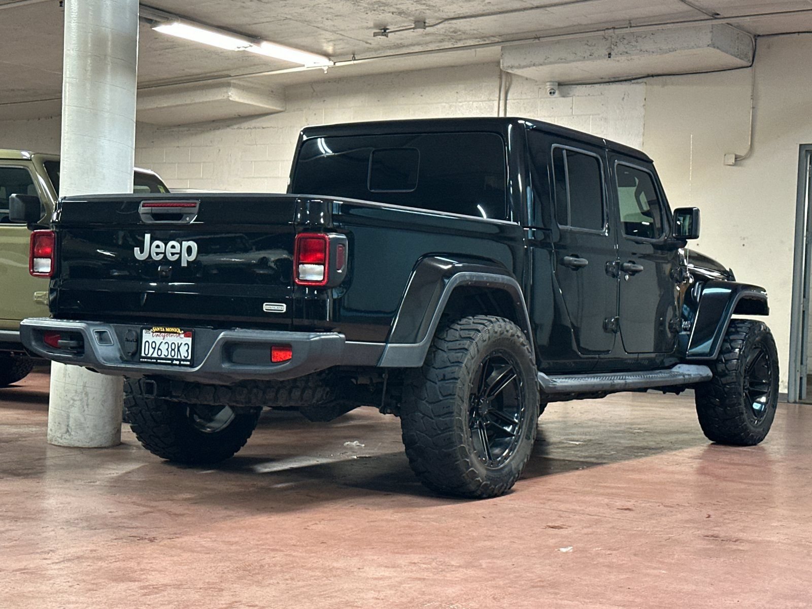 Certified 2021 Jeep Gladiator Overland w/ Popular Equipment Package AWD/4WD image 5