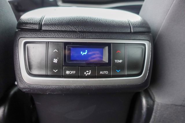 Used 2019 Toyota Highlander LE image 27