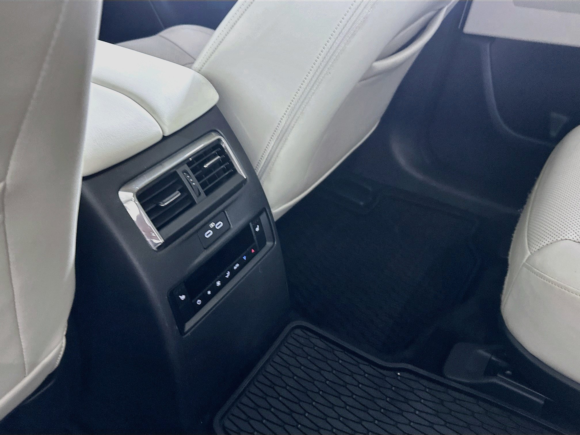 Used 2024 MAZDA CX-90 Plug-In Hybrid w/ Premium Plus AWD/4WD image 28