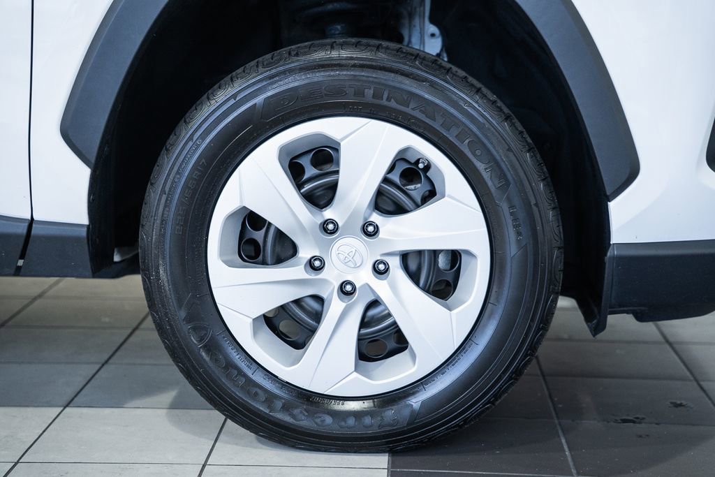 Used 2024 Toyota RAV4 LE image 13