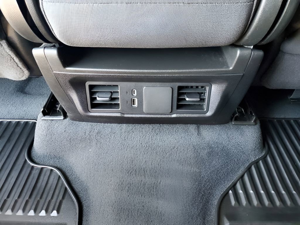 Used 2025 Chevrolet Silverado 2500 Custom w/ Custom Value Package image 21