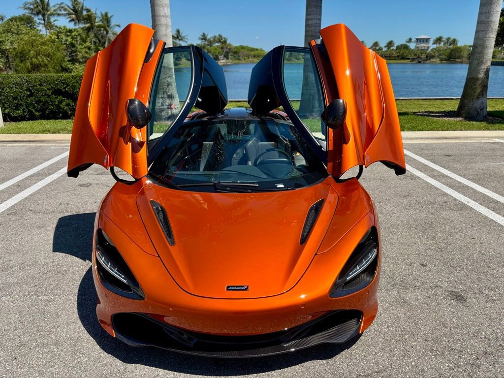 Used 2018 McLaren 720S RWD image 3