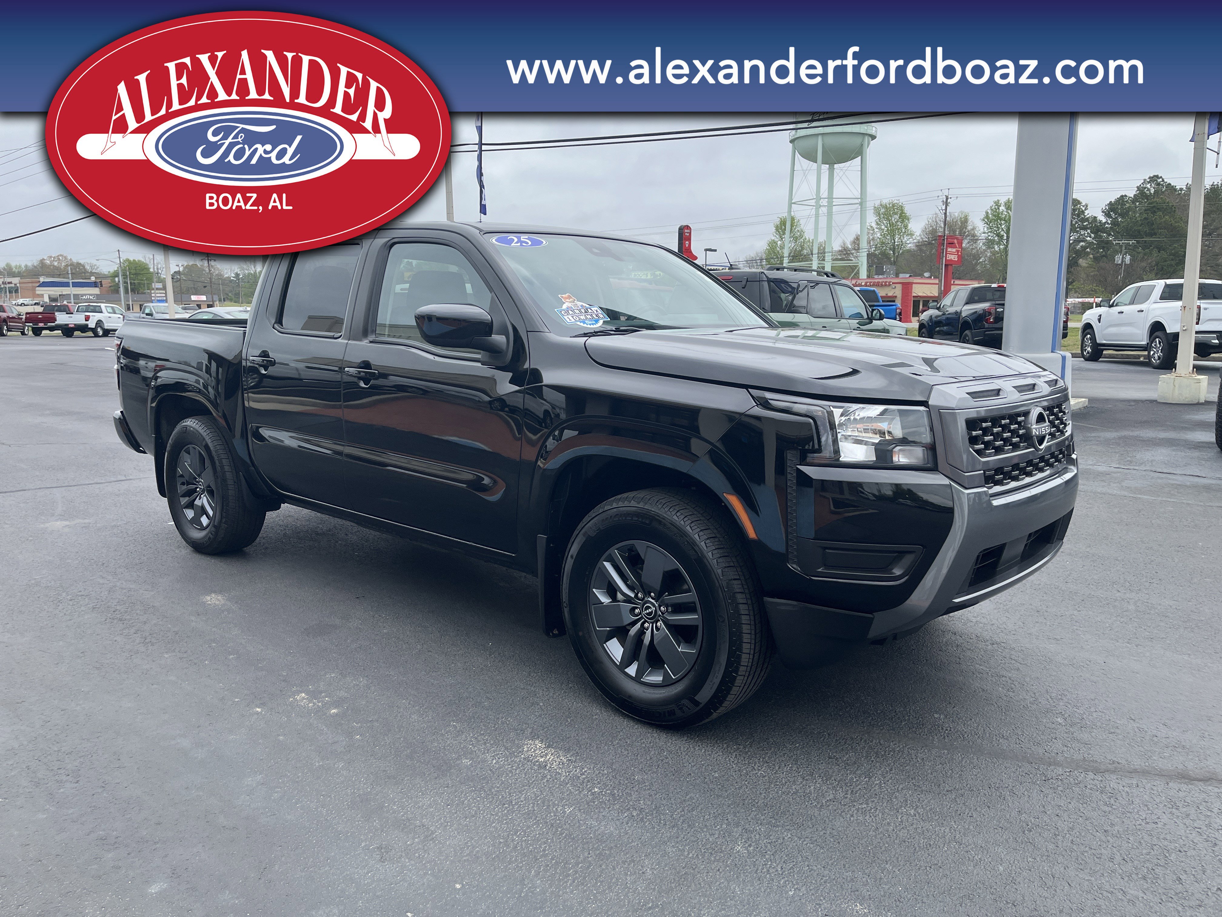 Used 2025 Nissan Frontier SV image 3