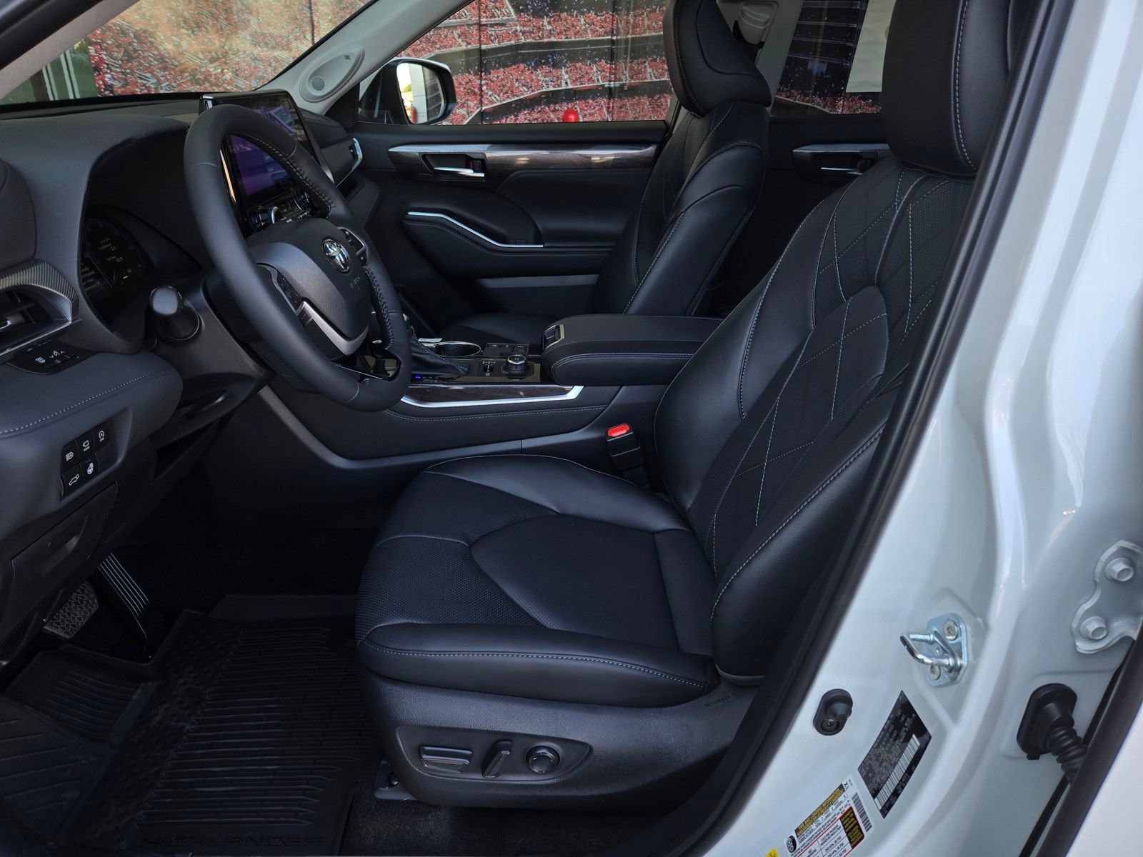 New 2026 Toyota Highlander Platinum AWD/4WD image 11