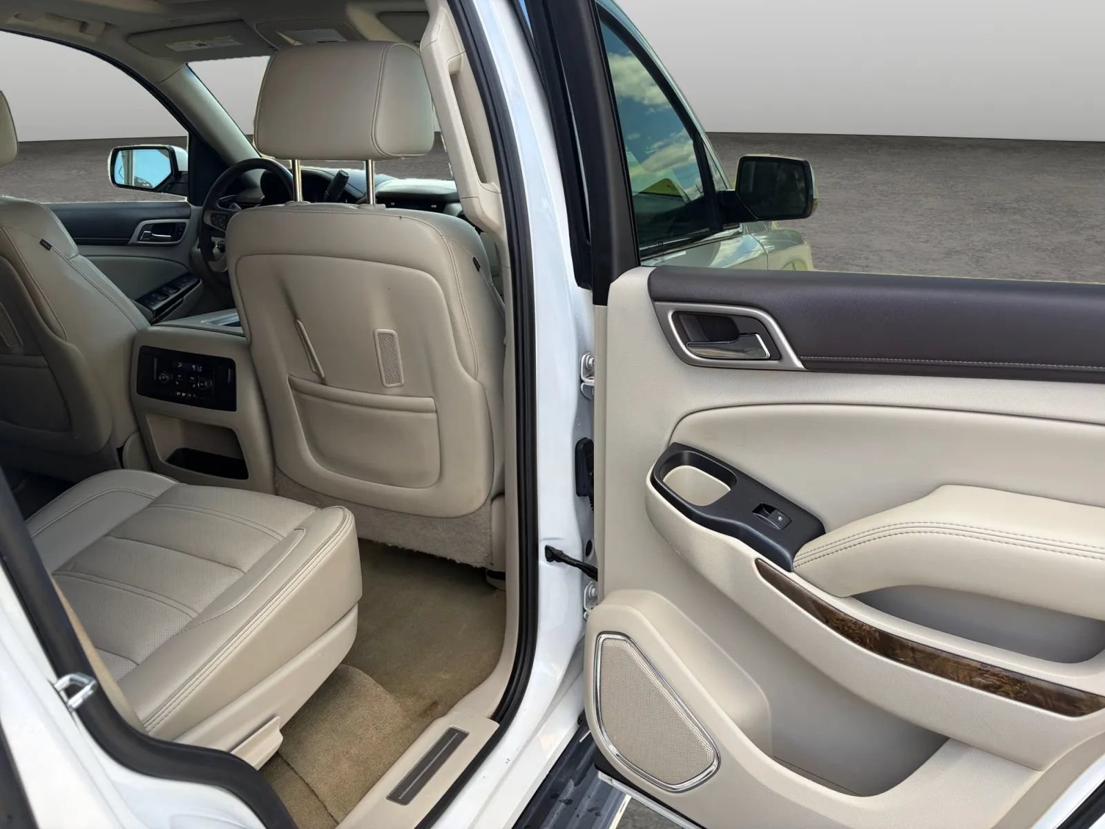 Used 2016 GMC Yukon Denali w/ Open Road Package AWD/4WD image 18