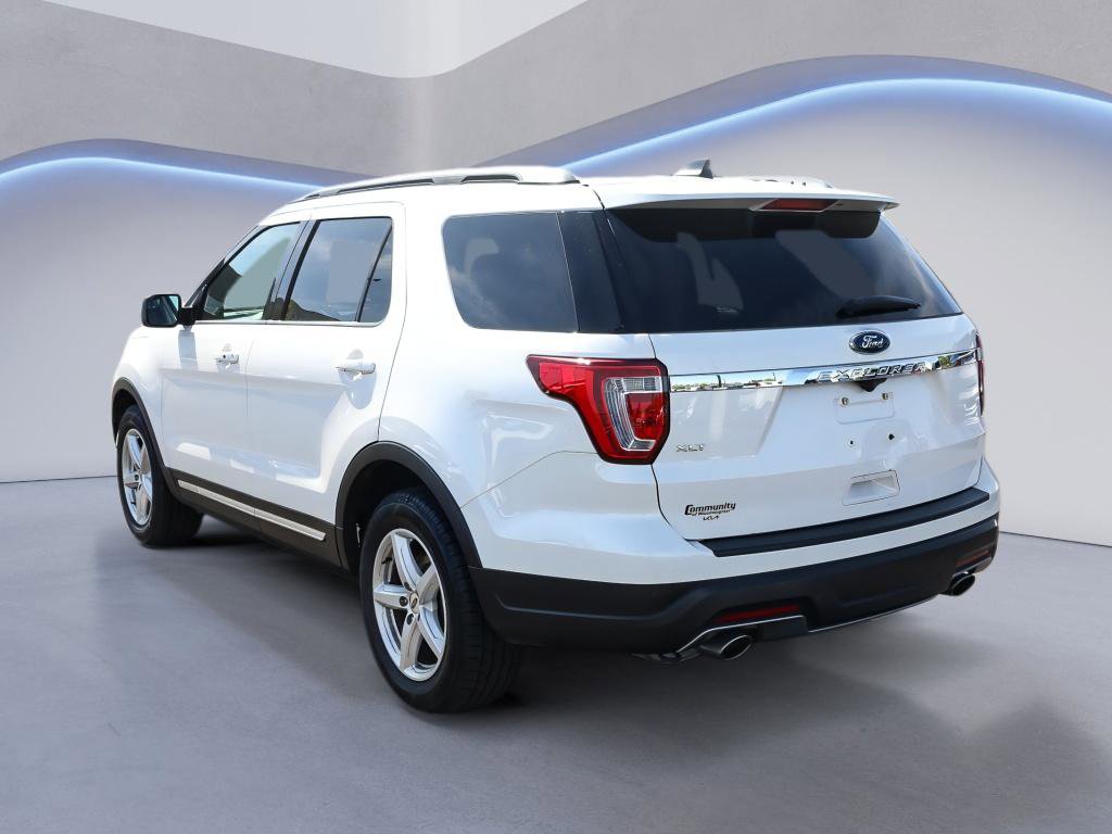 Used 2018 Ford Explorer XLT FWD image 5