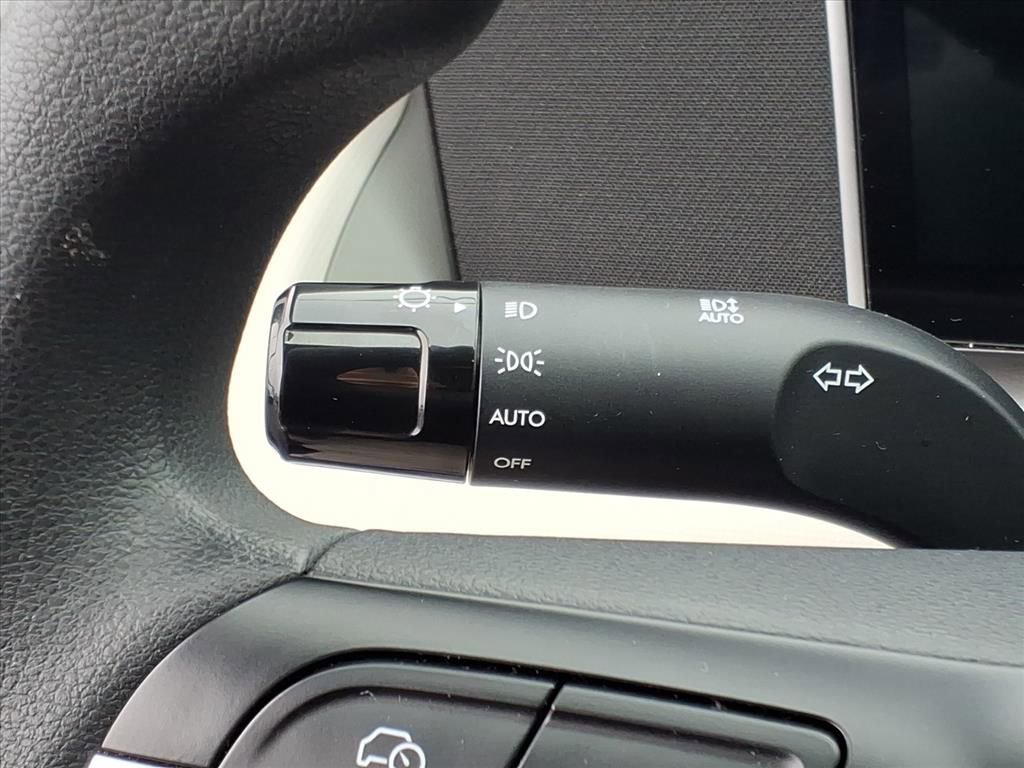 Used 2025 Hyundai Tucson SE image 18