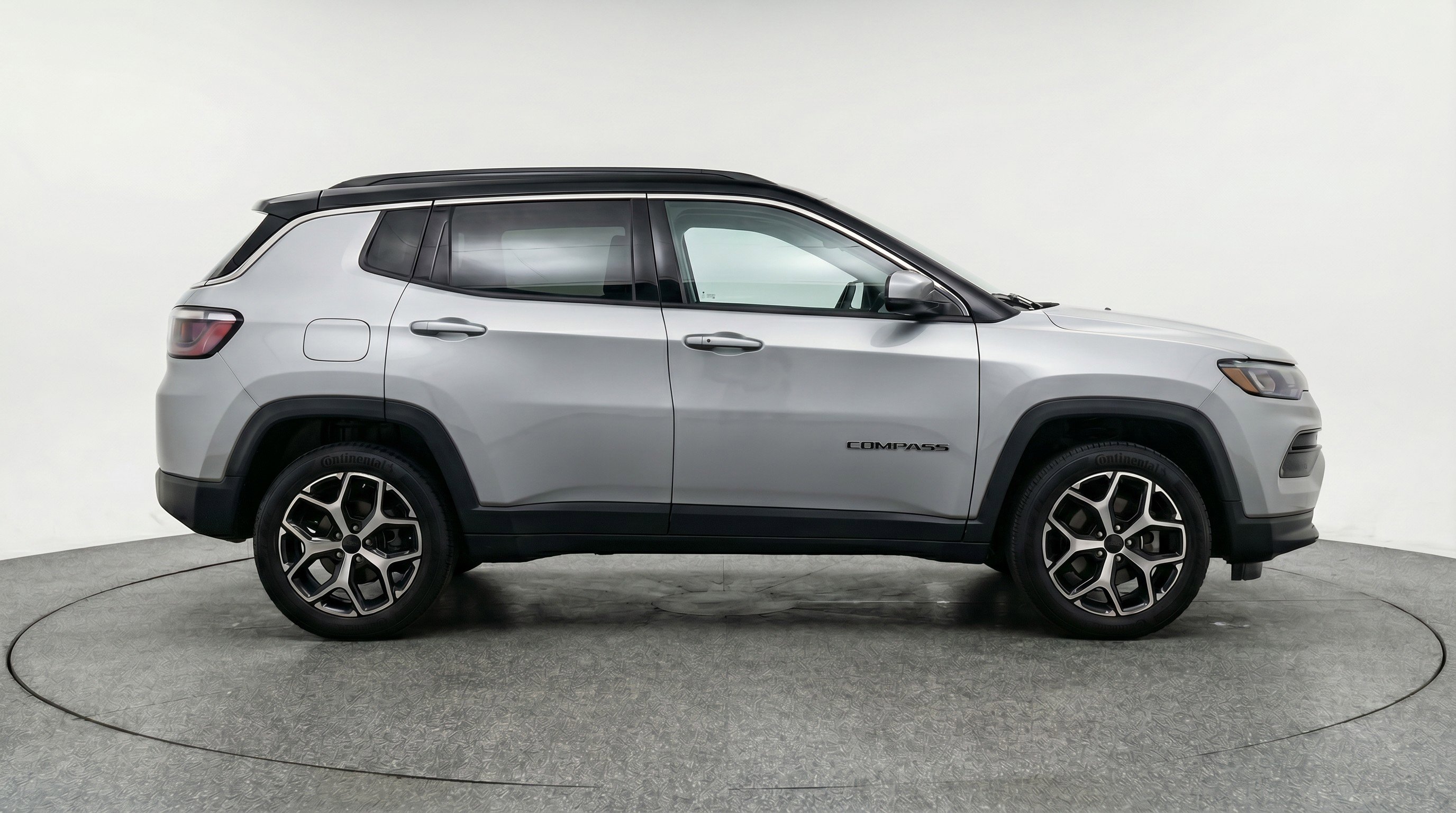 Used 2025 Jeep Compass Limited AWD/4WD image 11