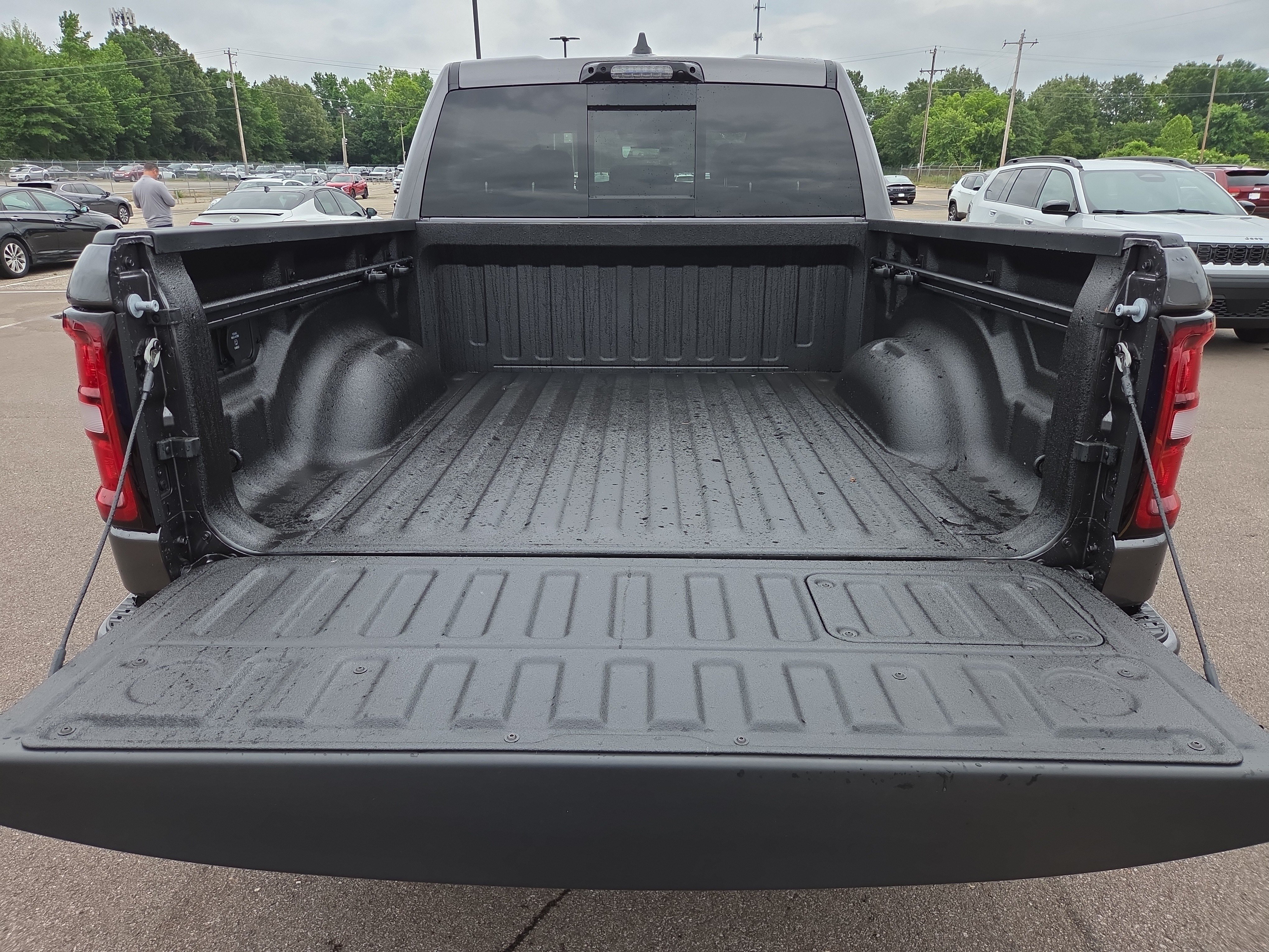 New 2026 RAM 1500 Laramie w/ Night Edition AWD/4WD image 8