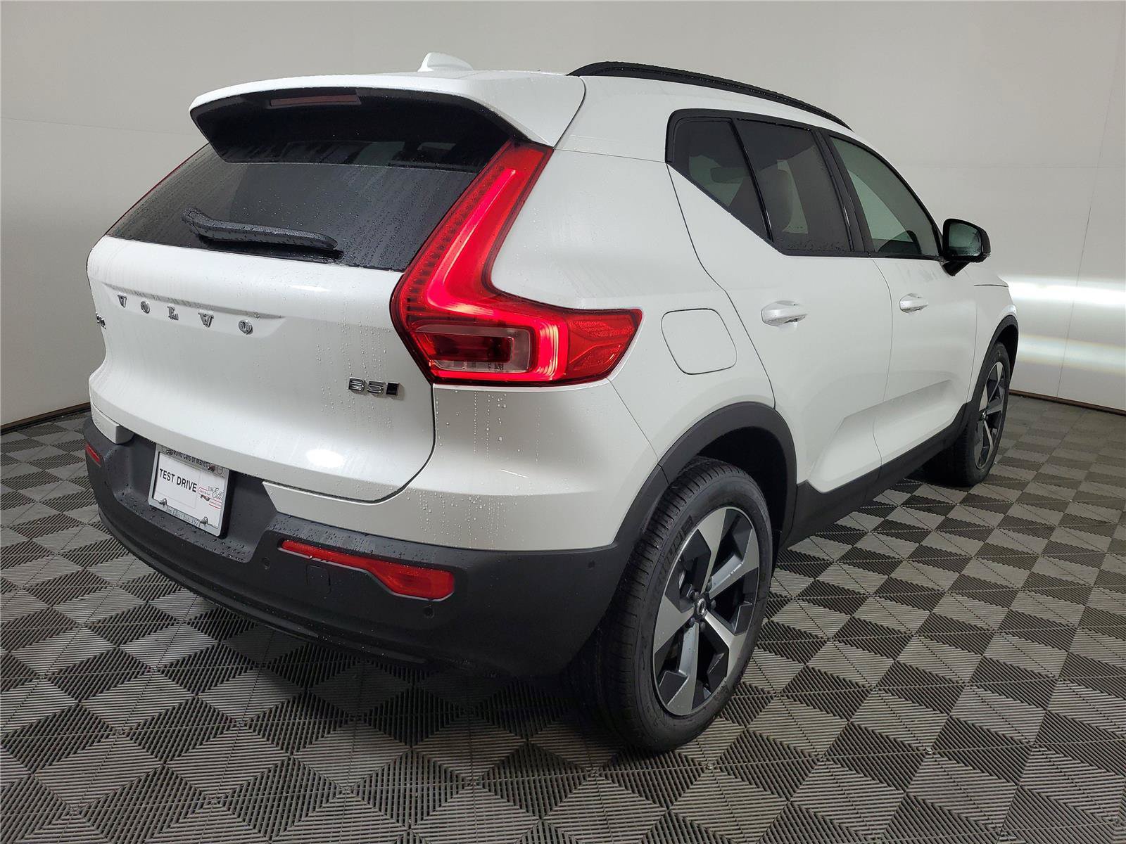New 2026 Volvo XC40 B5 Plus w/ Protection Package Premier AWD/4WD image 6
