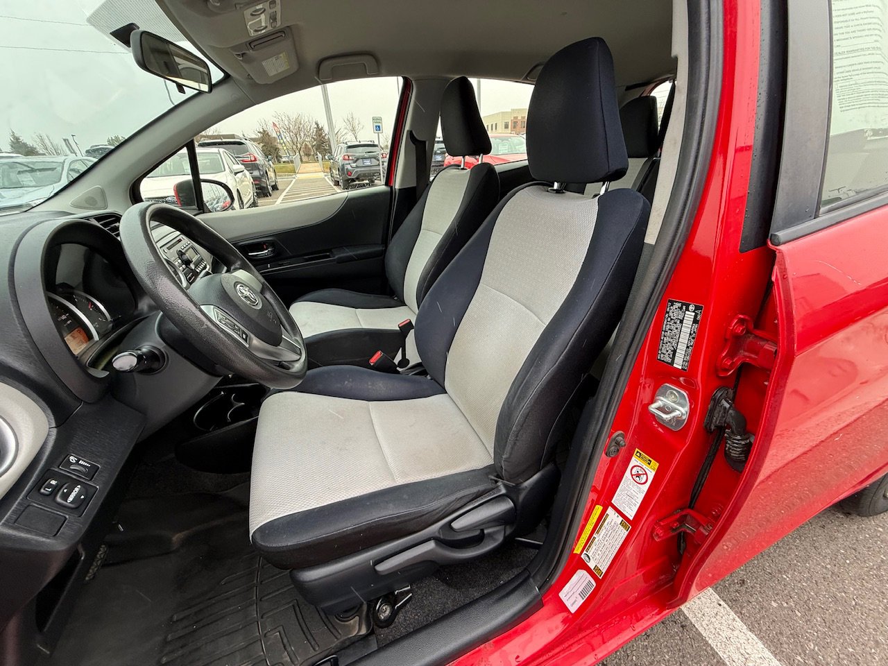 Used 2013 Toyota Yaris LE image 13