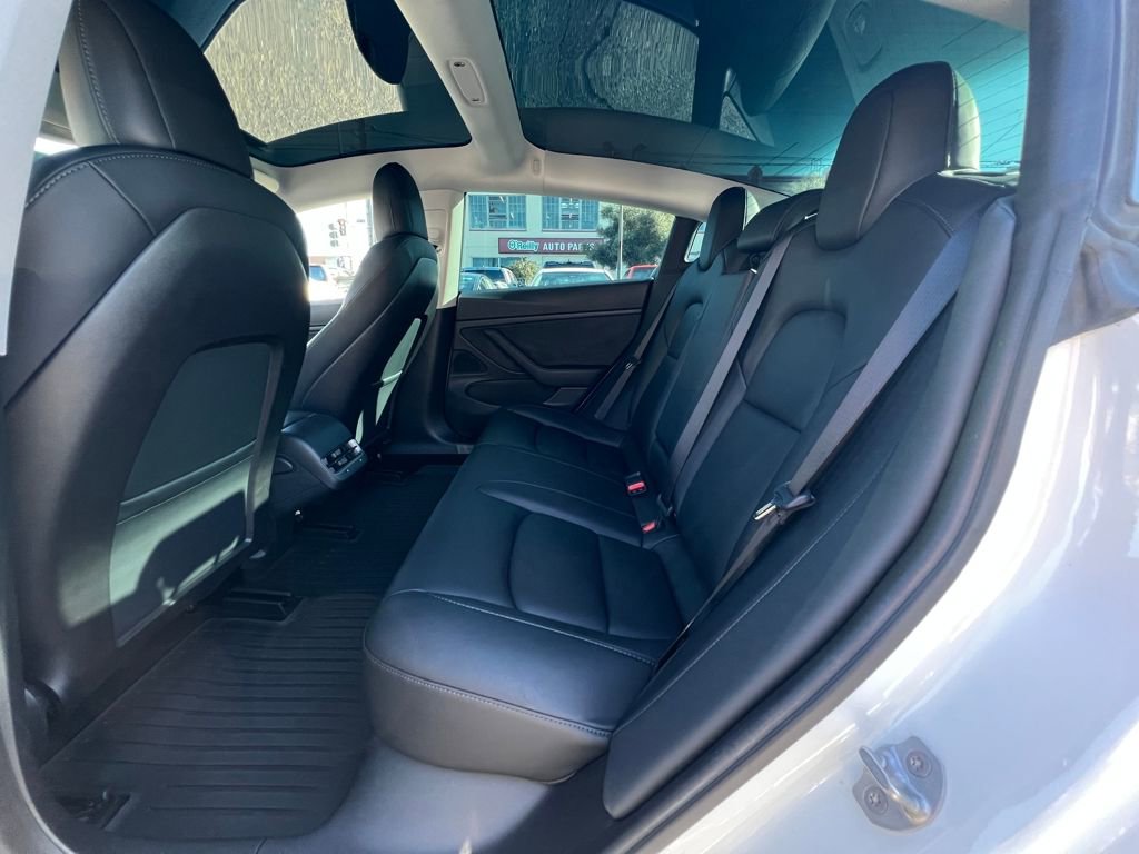 Used 2020 Tesla Model 3 Long Range image 16
