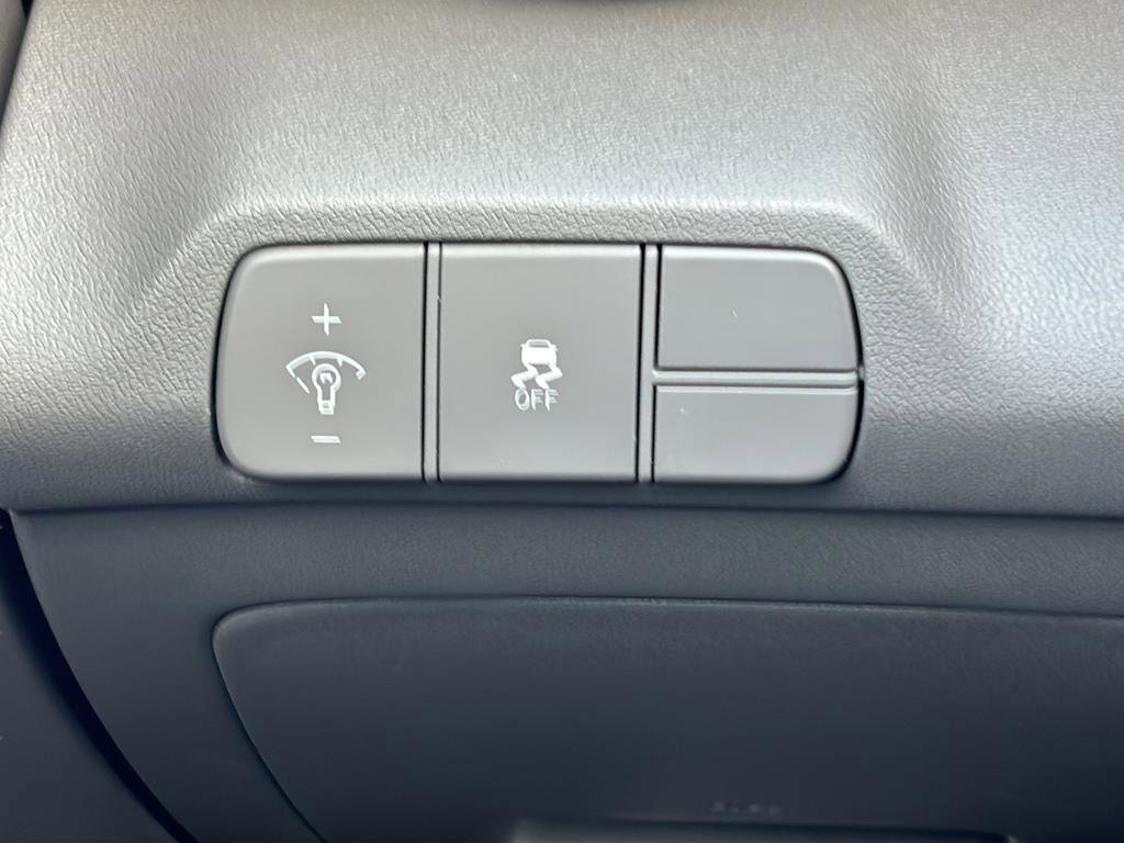 Certified 2026 Hyundai Elantra SEL Sport image 33