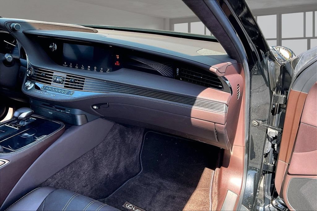 Used 2018 Lexus LS 500 w/ Luxury Package RWD image 17