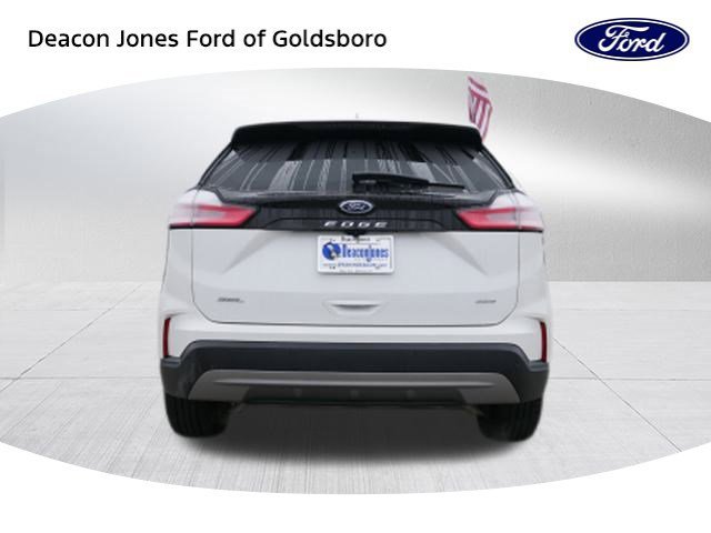 Used 2022 Ford Edge SEL w/ Convenience Package image 4