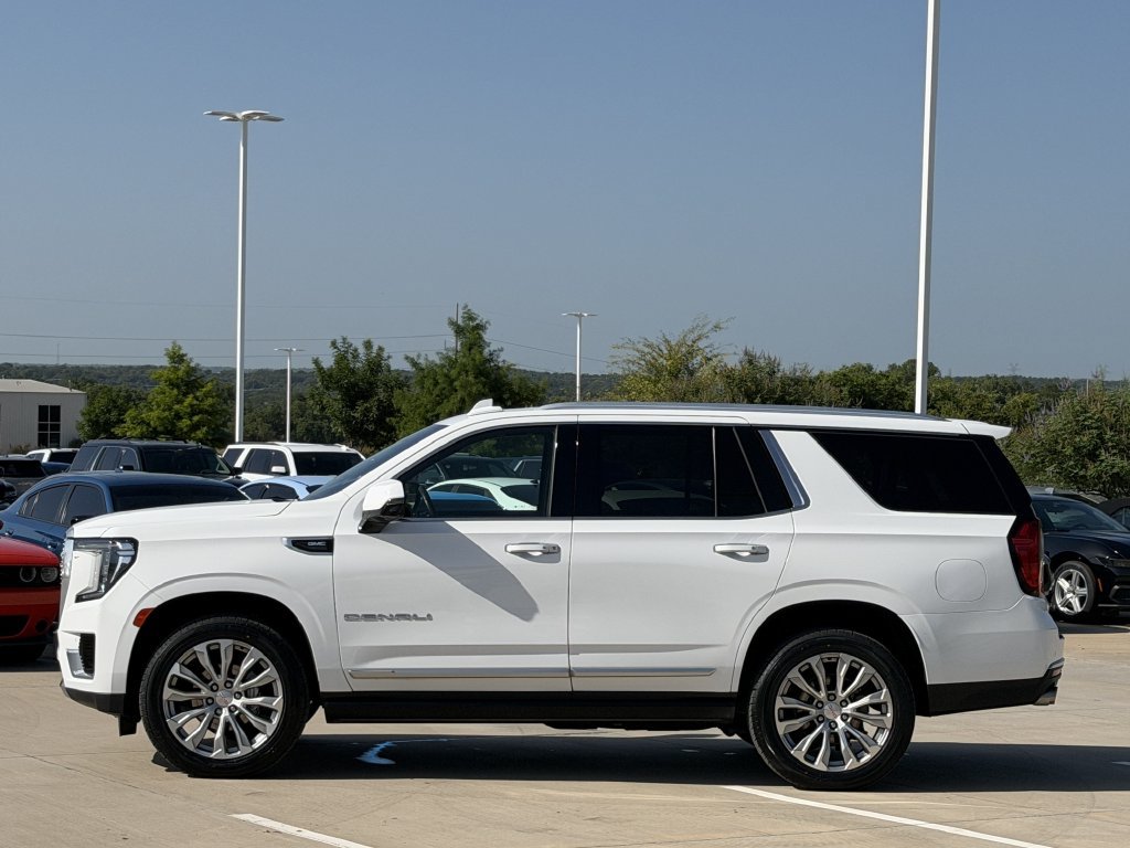 Used 2022 GMC Yukon Denali AWD/4WD image 3
