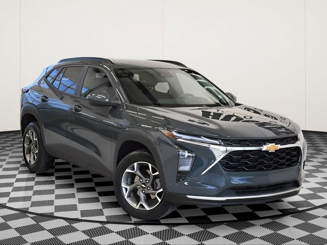 Used 2025 Chevrolet Trax LT