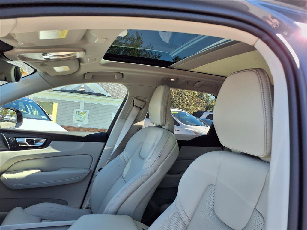 Certified 2024 Volvo XC60 T8 Ultimate w/ Climate Package AWD/4WD image 12
