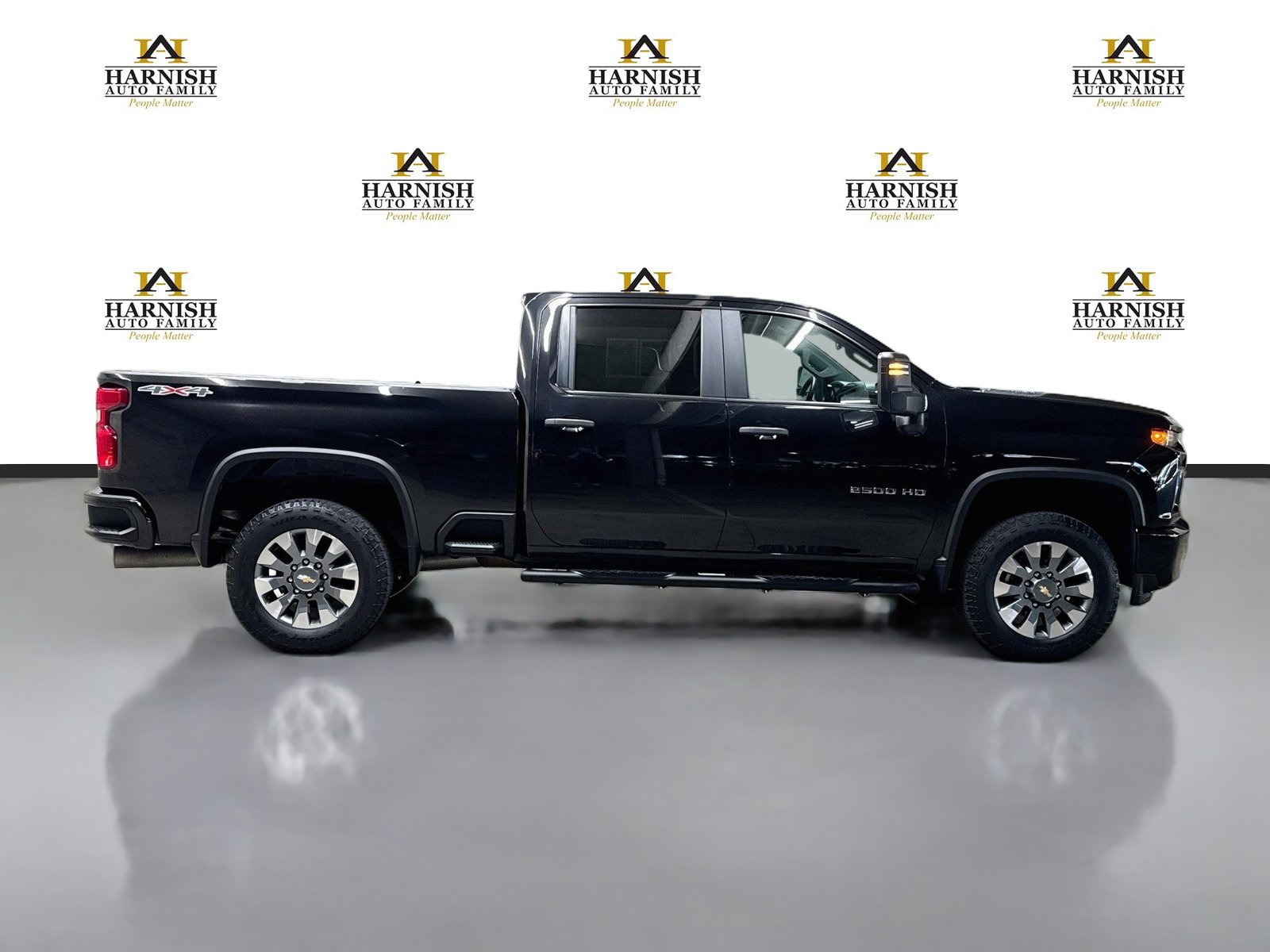 Used 2023 Chevrolet Silverado 2500 Custom w/ Custom Value Package AWD/4WD image 5