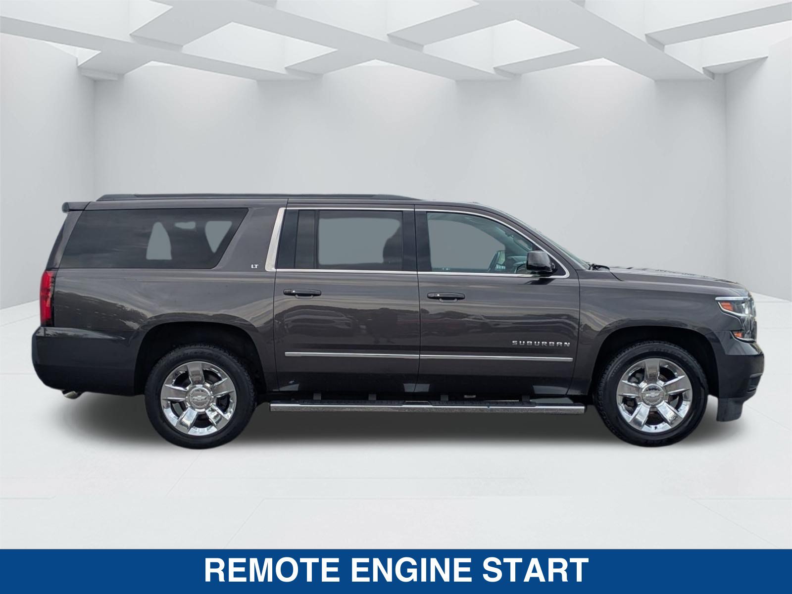 Used 2017 Chevrolet Suburban LT w/ LT Signature Package RWD image 4