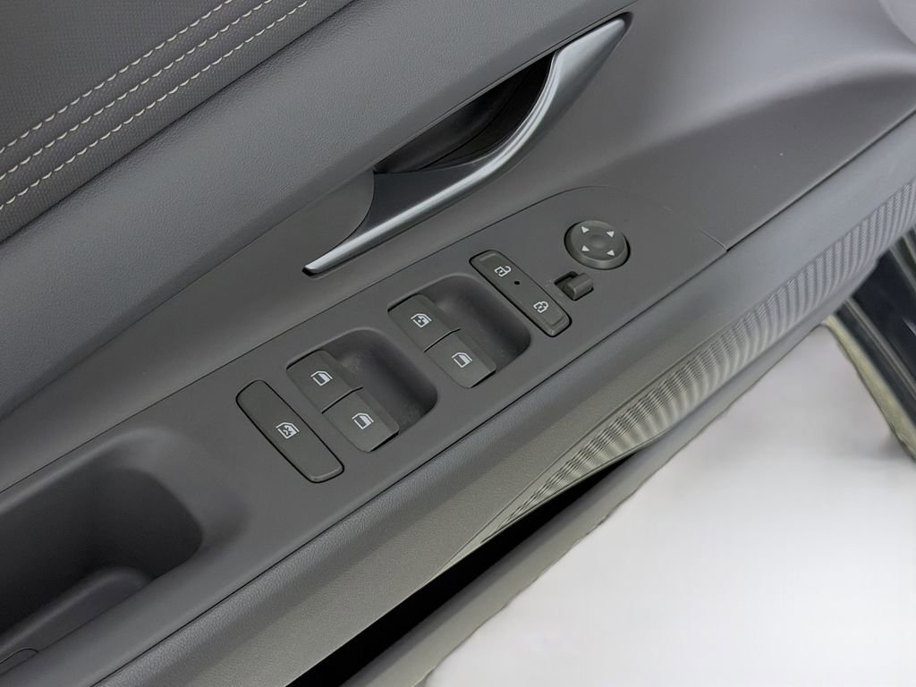 Used 2025 Hyundai Elantra Sport FWD image 20