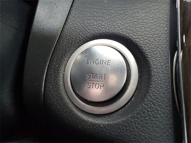 Used 2018 Mercedes-Benz GLC 300 4MATIC image 16