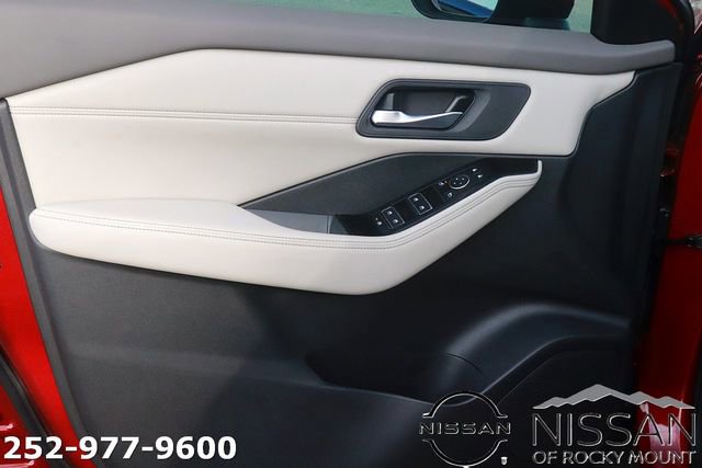 Certified 2024 Nissan Rogue SL FWD image 10
