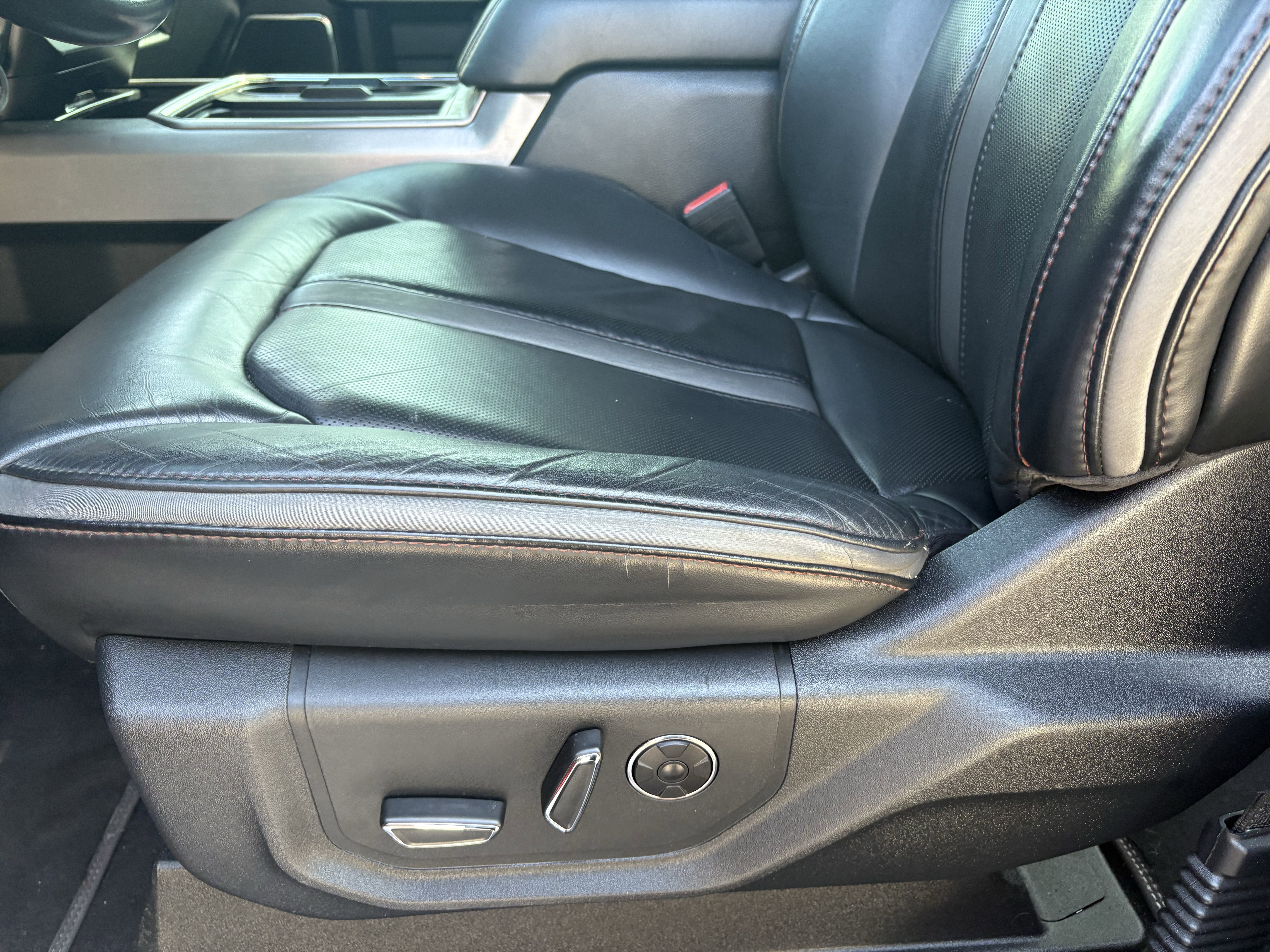 Used 2020 Ford F250 Platinum w/ FX4 Off-Road Package image 19