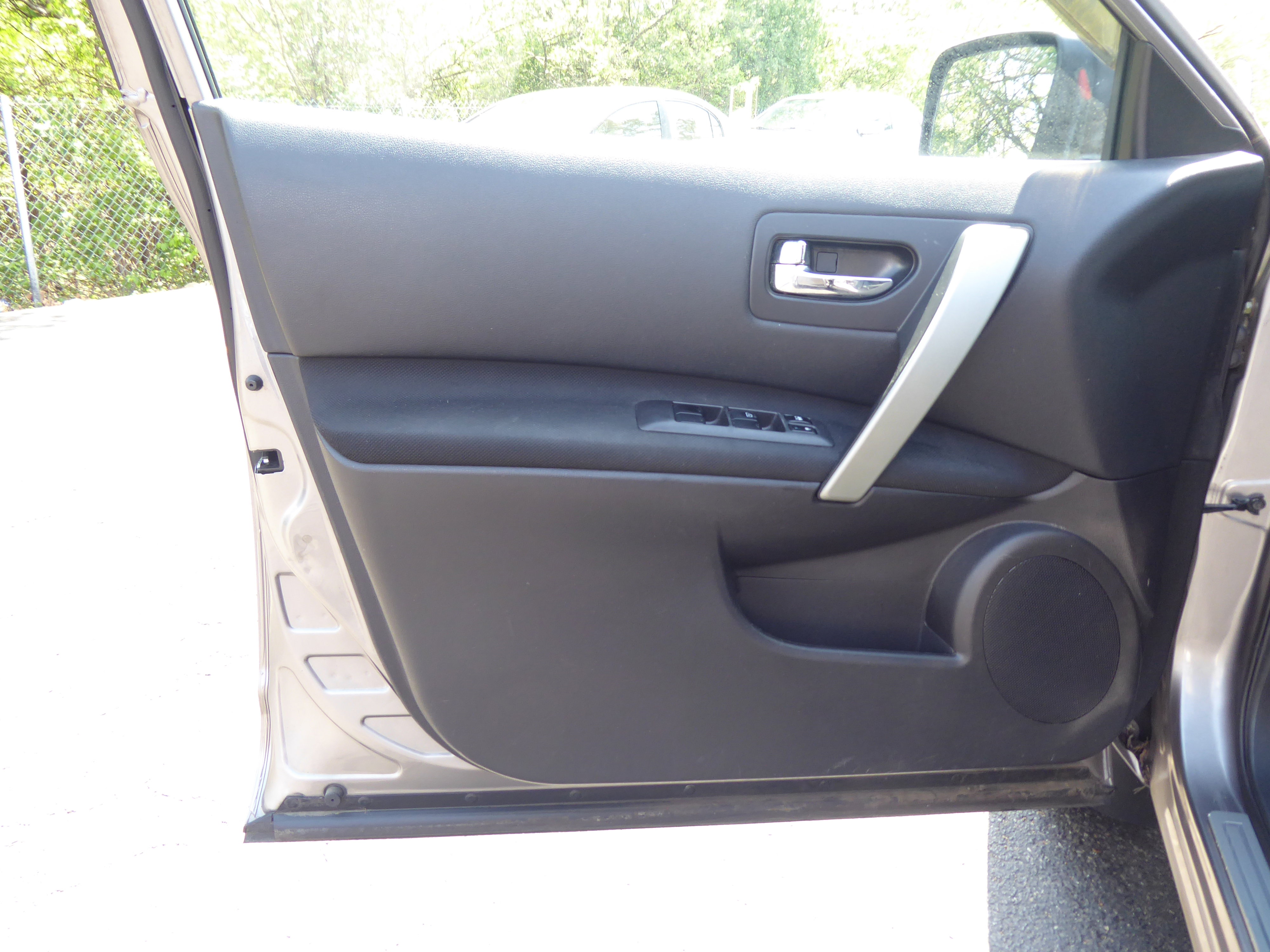 Used 2012 Nissan Rogue SV w/ Premium Pkg AWD/4WD image 21
