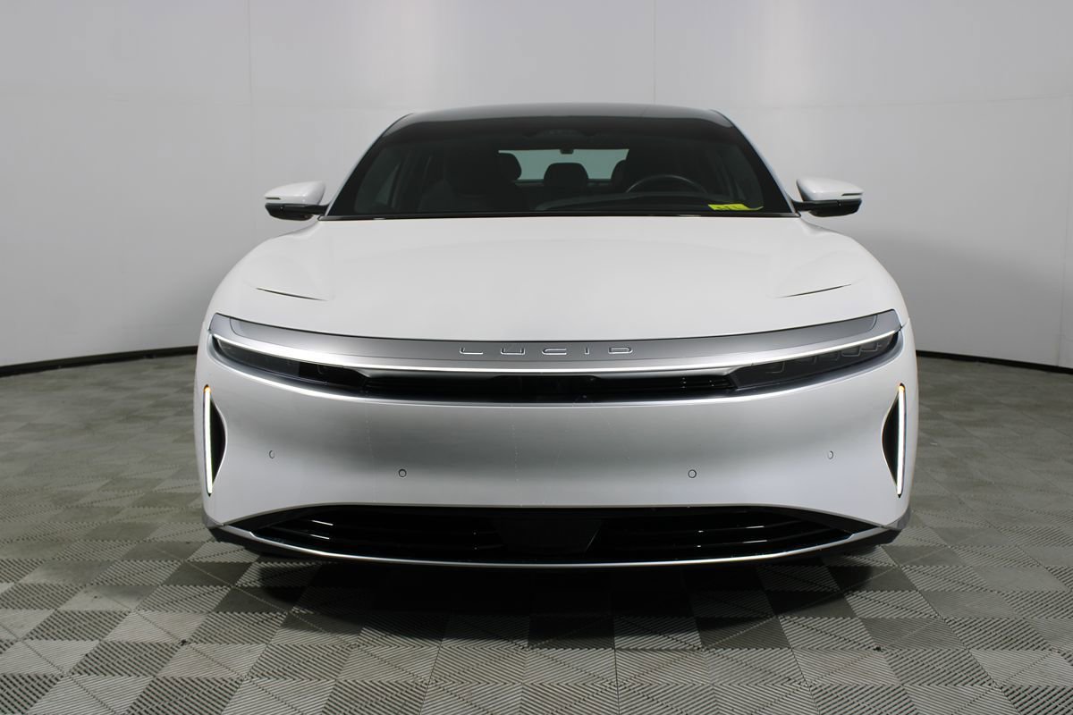 Used 2023 Lucid Air Touring image 2