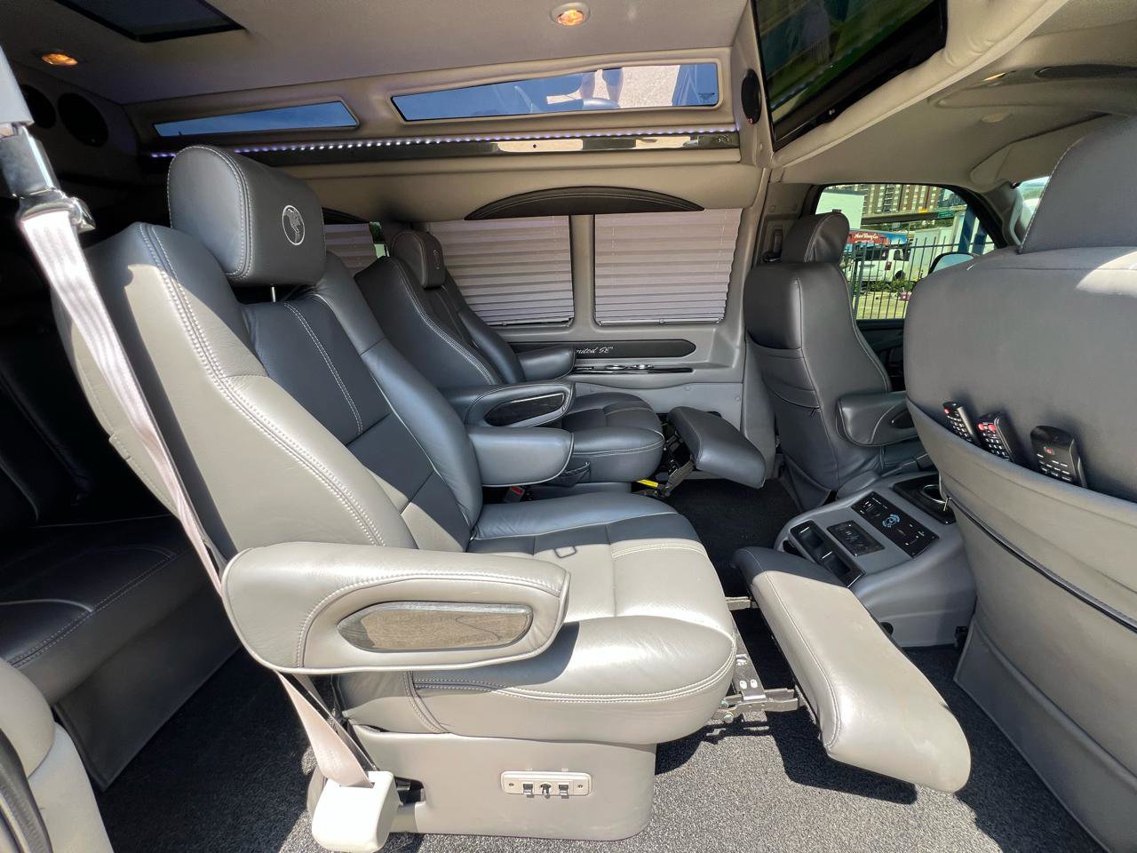 Used 2016 Chevrolet Express 2500 RWD image 70