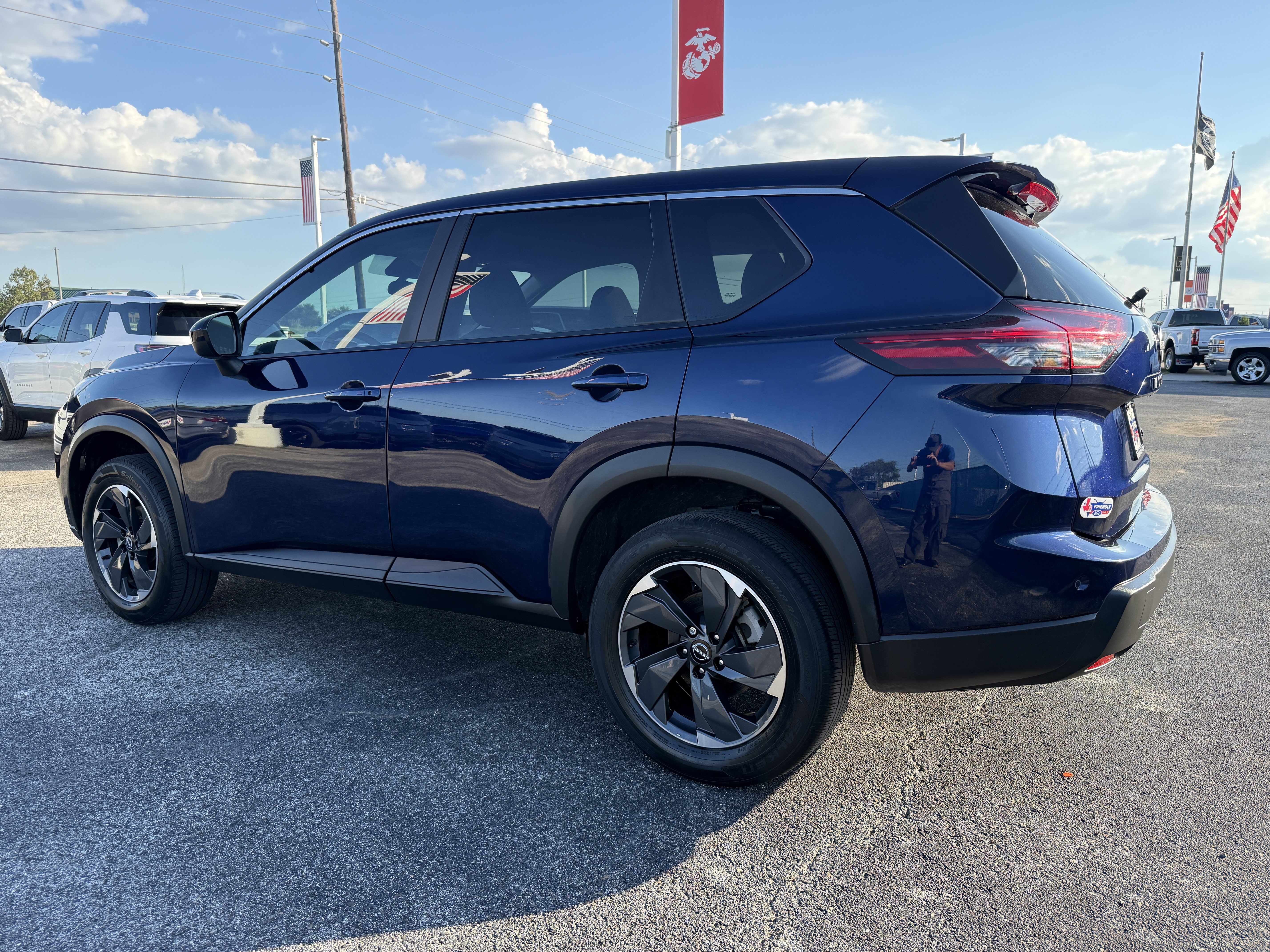 Used 2024 Nissan Rogue SV FWD image 6