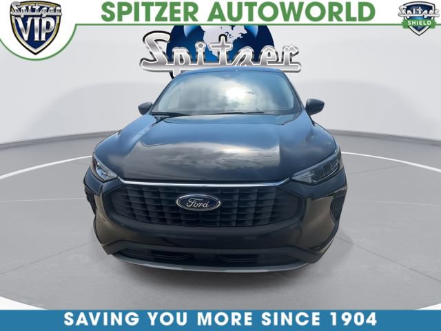 Used 2023 Ford Escape Active w/ Cold Weather Package FWD image 3